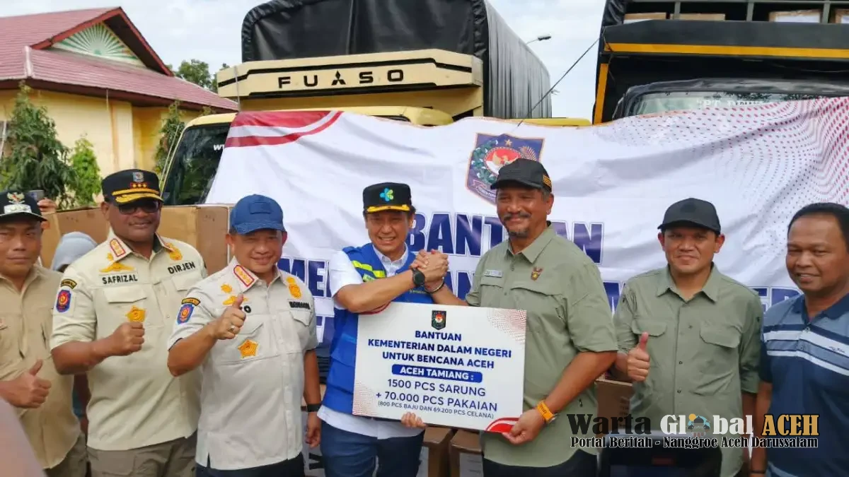 Dukung Pemulihan Aceh Tamiang, Mendagri Lepas 1.132 Praja Bersihkan Perkantoran