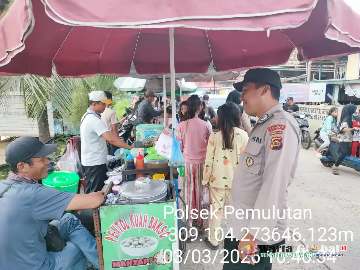 Aktivitas Ramai Jelang Buka Puasa, Personel Polsek Pemulutan Ogan Ilir Pastikan Keamanan Pasar Bedug.!!!