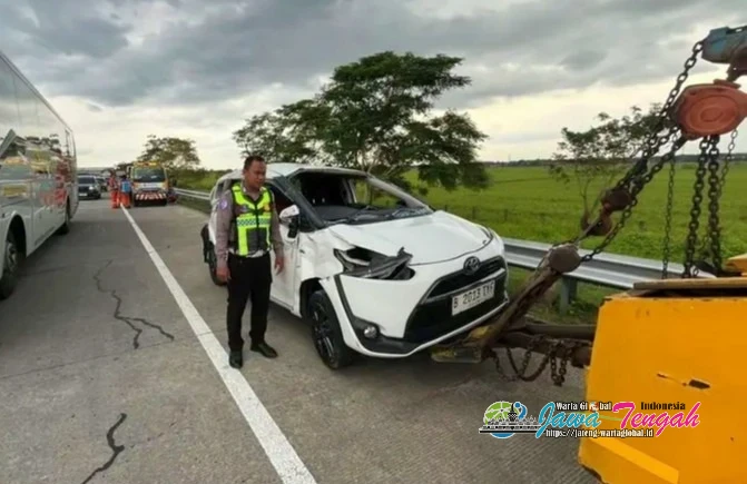 Laka Maut! Avanza Tabrak Sienta di Tol Solo-Ngawi, Satu Bocah Tewas Dua Lainya Luka Serius