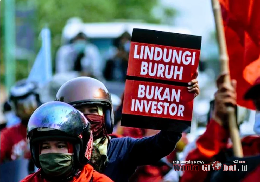 PEKERJA BERGAJI TERENDAH DI INDONESIA, SIAPA SEBENARNYA YANG DIKORBANKAN?