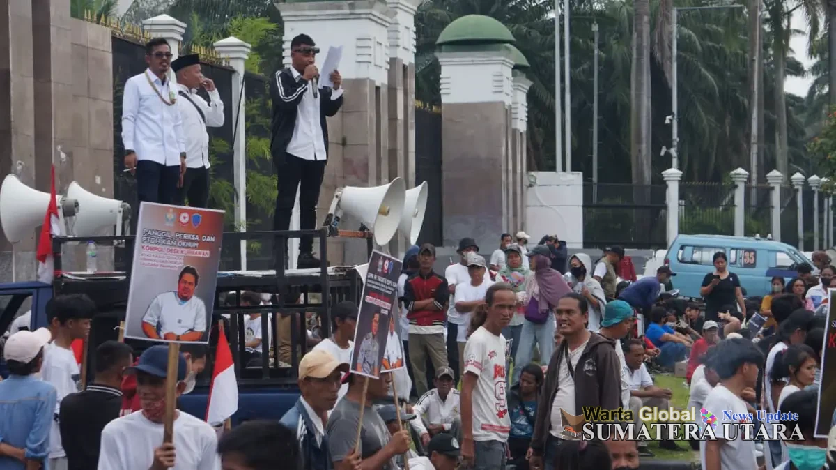 Demo di DPR RI Dan Mabes Polri, Mahasiswa Dan Masyarakat Tuntut RDPU Kan Kasus Rahmadi