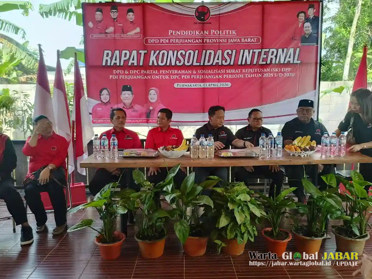 Ketua DPC PDI Perjuangan Purwakarta H entis Sutisna Gelar Rapat Konsolidasi Internal Di Bungursari