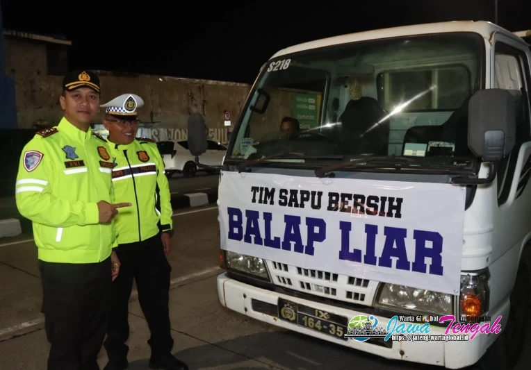 Tegas! Kapolres Pekalongan Kota Pimpin Tim Sapu Bersih Balap Liar dan Knalpot Brong di Exit Tol Setono