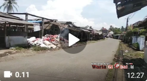 Sampah Menggunung di Pasar Pagelaran, Warga dan Pedagang Keluhkan Bau Menyengat