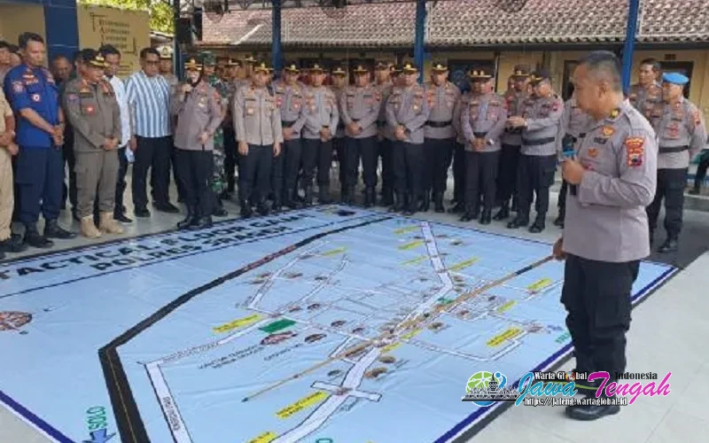 Kapolres Sragen Pimpin  Latihan Pengamanan May Day Lewat Tactical Floor Game