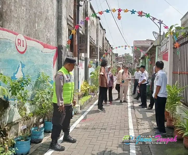 Bhabinkamtibmas Danukusuman Dampingi Penilaian Lomba Kampung Iklim Tingkat Kota Tahun 2026