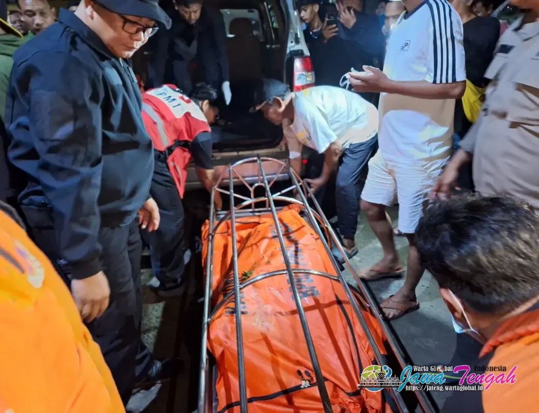 Lansia Ditemukan Meninggal Dunia di Tambak Udang, Polres Pekalongan Kota Bersama Tim Gabungan Evakuasi Jenazah ke RSUD