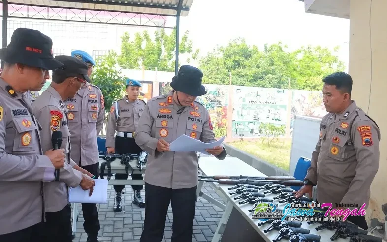 Kapolres Sukoharjo Cek Senpi dan Kendaraan Dinas, Antisipasi Gangguan Kamtibmas Jelang May Day