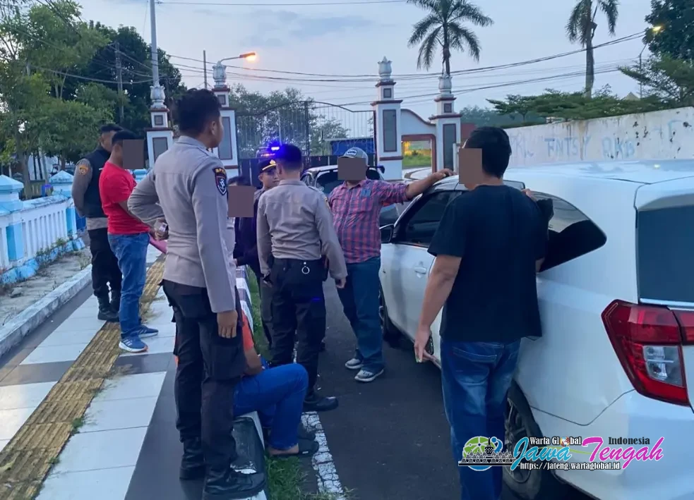 Mobil Dihadang DC, Warga Lapor Aduan Call Center 110 Polres Pekalongan