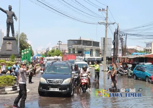 Banjir Picu Kemacetan Parah di Jalur Sukoharjo–Solo, Polisi Terapkan Contra Flow