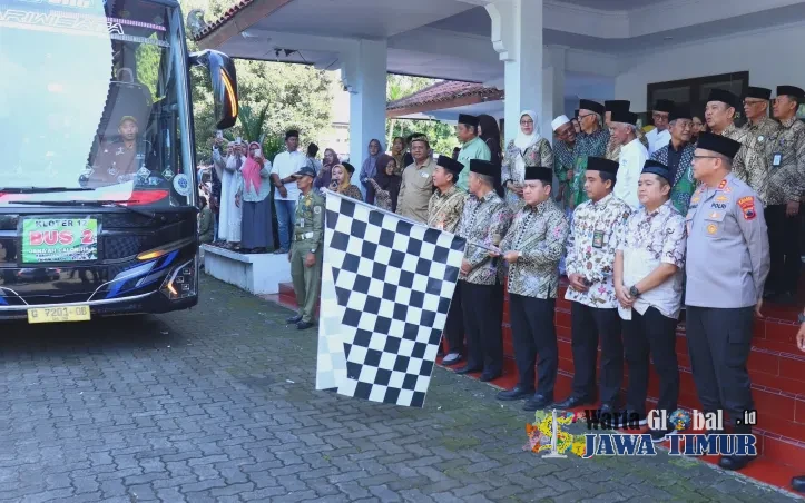 Plt Bupati Pekalongan Sukirman Lepas Calon Jamaah Haji Kabupaten Pekalongan