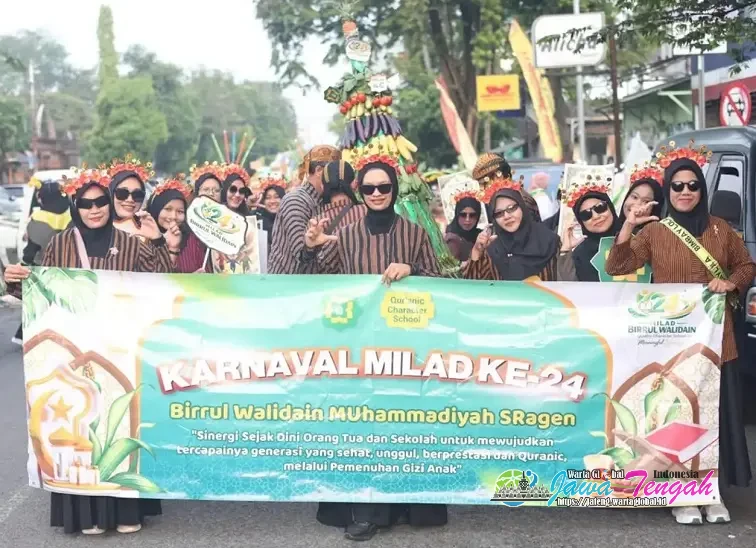 Semarak Milad ke-24 BWM Sragen, Ratusan Wali Murid Antusias Ramaikan Karnaval CFD