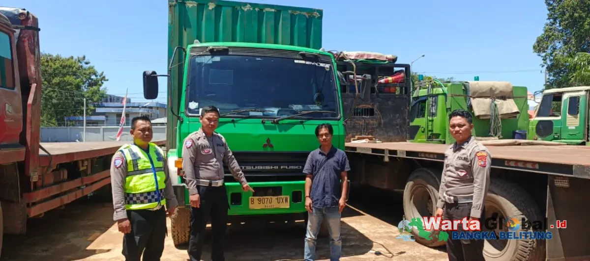 Respons Cepat Polres Bangka Barat, Truk Diduga Tabrak Lari Diamankan di Pelabuhan Tanjung Kalian