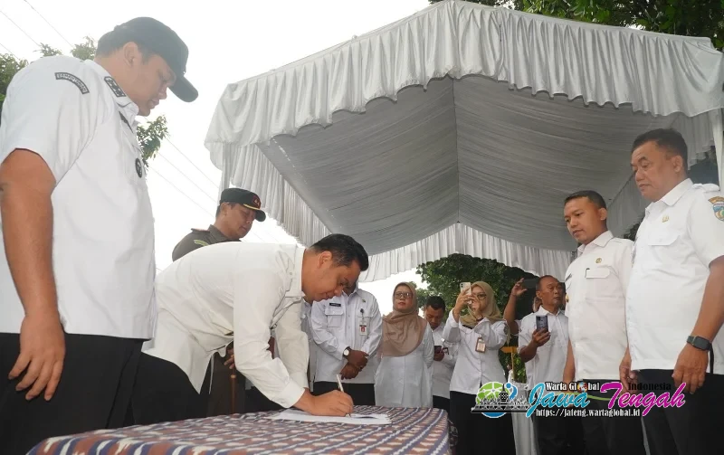 Jepara Heboh! Pinggir Jalan Disulap Jadi Mesin ATM Desa