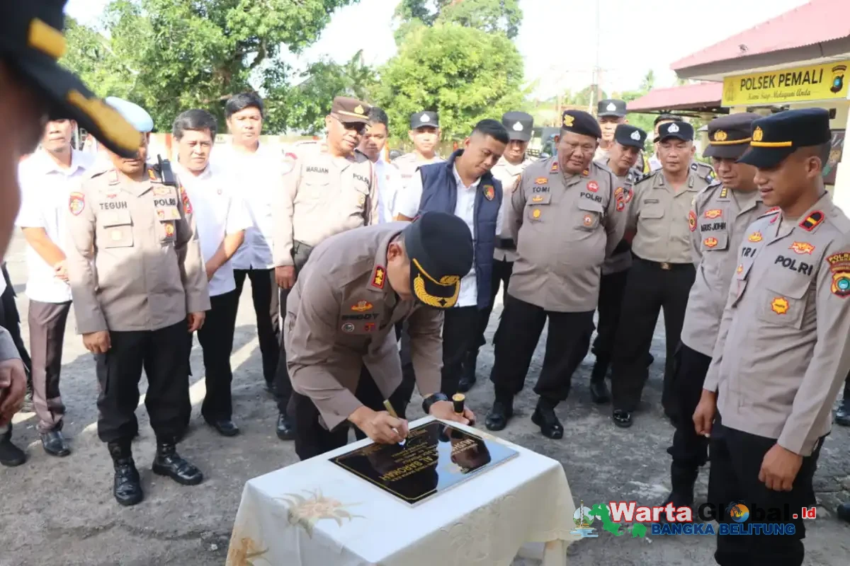 Kapolres Bangka Gelar Apel di Polsek Pemali, Resmikan Mushola Al Barokah