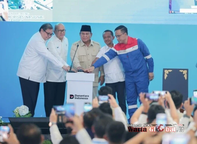 Prabowo Luncurkan 13 Proyek Hilirisasi Nasional
Senilai Rp 116 Triliun di Cilacap