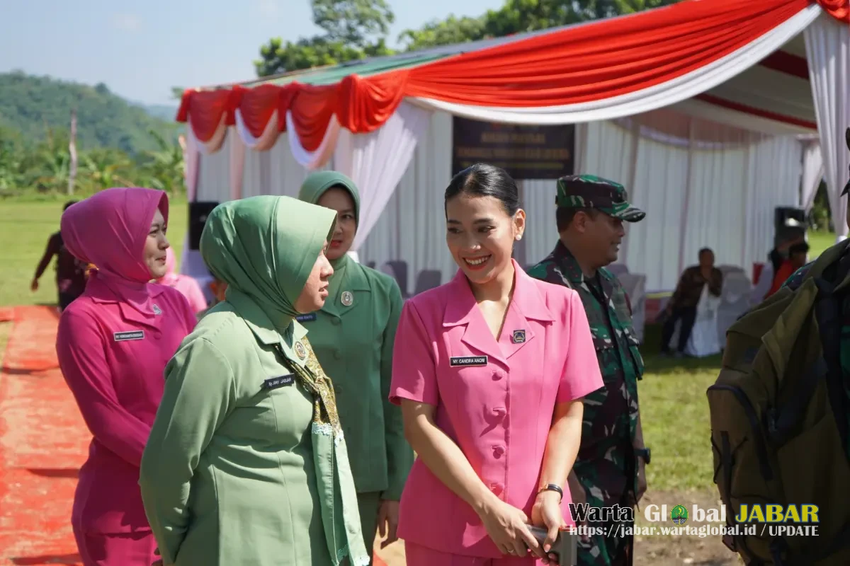 Kapolres Purwakarta Hadiri Penutupan TMMD ke-128, Ny. Candra Dewa Anom Turut Mendampingi