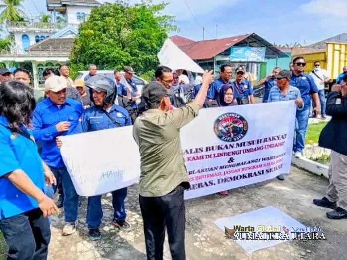 ‎‎‎‎Puluhan Wartawan Aksi Damai Ke Lapas Kelas IIA Labuhan Ruku, Disambut Baik Oleh Kalapas