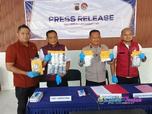 Polres Karanganyar Tangkap Dua Kurir Narkotika dan Sita 150 Gram Sabu dan Ribuan Obat Terlarang