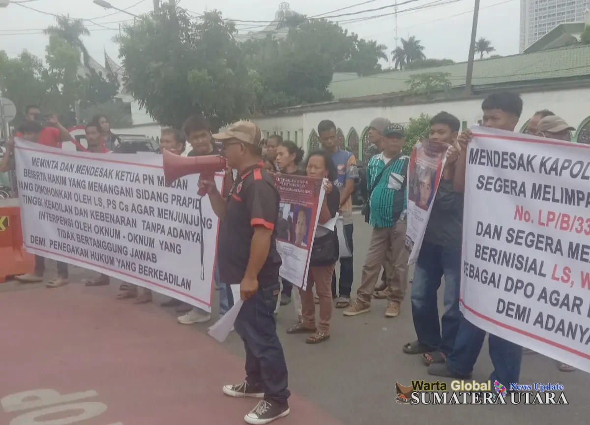 Tangis Keluarga Korban Pecah, Massa Desak 3 DPO Segera Ditangkap