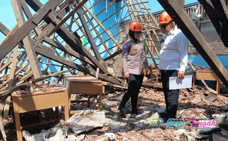 7 Siswa dan Satu Guru Luka Tertimpa Bangunan Atap Kelas MTs Muhammadiyah 4 Bulu Sragen Roboh, Polisi Lakukan Penyelidikan