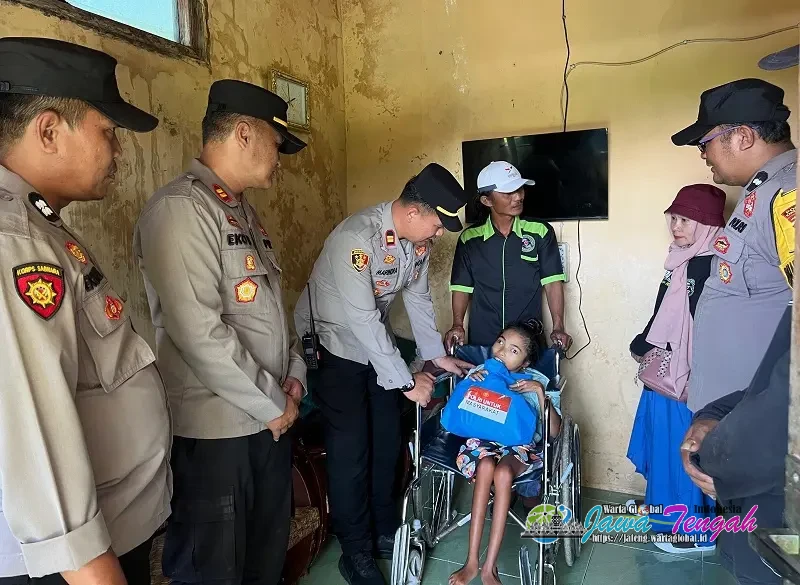 Polsek Kebakkramat dan Relawan SPS Salurkan Bantuan Sembako Lewat Program “Si Amat”