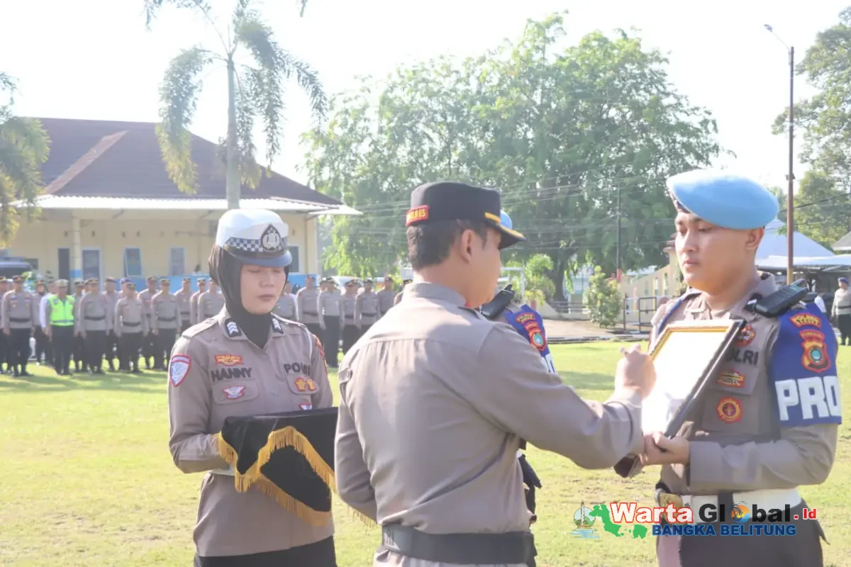 Kapolres Bangka Pimpin Upacara PTDH 3 Personel ; Jadikan Sebagai Pelajaran. Kapolres Bangka Pimpin Upacara PTDH 3 Personel ; Jadikan Sebagai Pelajaran.