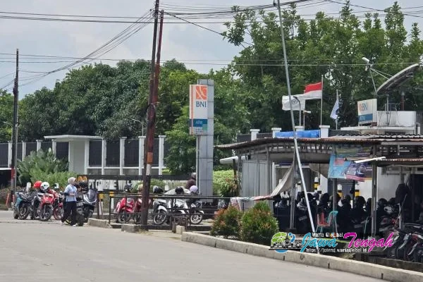 849 Pekerja Pabrik Boneka di Sragen Tak Diperpanjang Kontrak di Hari Buruh Internasional