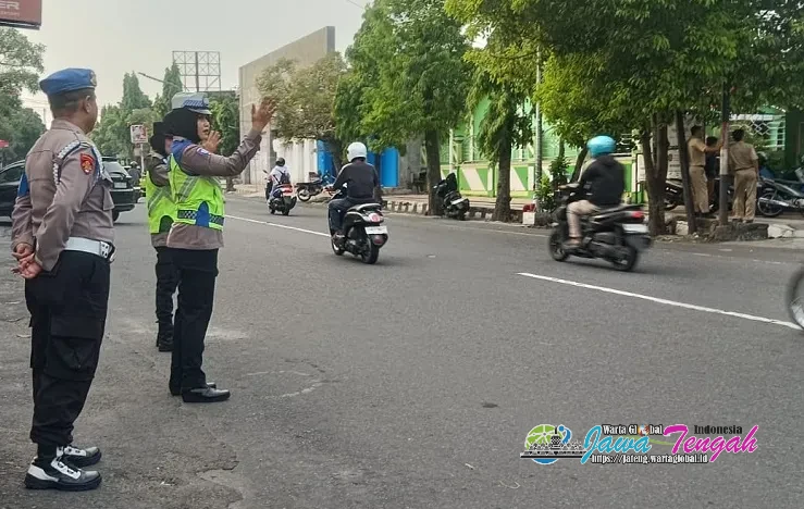 Polres Karanganyar Siagakan Personel di Titik Macet dan Rawan Laka Lantas pada AG Pagi