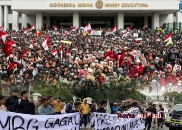 DEMO MAHASISWA  KEMENDIKTIKTEK, DESAK PROGRAM MBG DIHENTIKAN