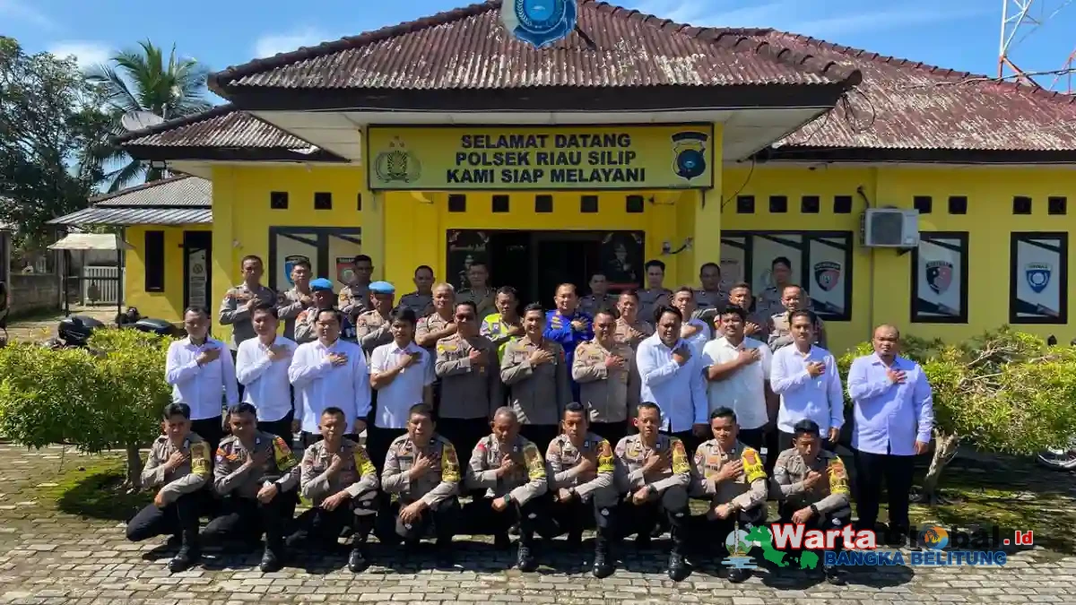 Kapolres Bangka Pimpin Apel Pagi di Polsek Riausilip Kapolres Bangka Pimpin Apel Pagi di Polsek Riausilip