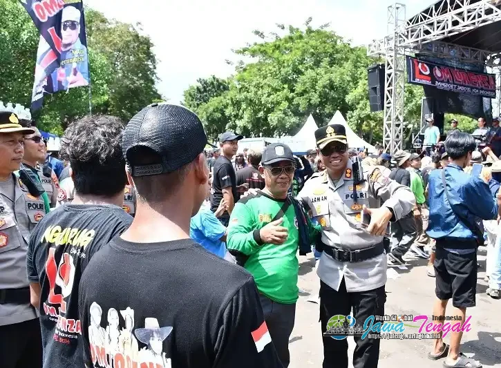 Kapolres Karanganyar Hadiri May Day Fiesta 2026 di Plaza Alun-alun Karanganyar, Suasana Meriah dan Penuh Kebersamaan