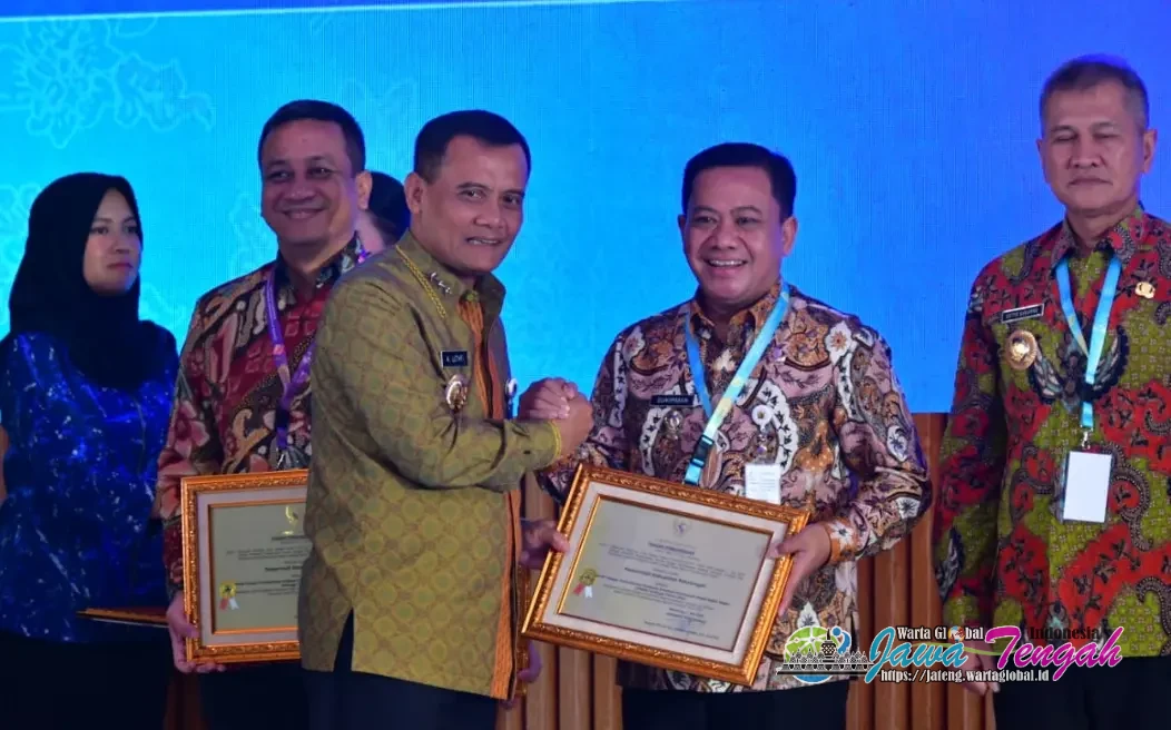 Pemkab Pekalongan Raih Penghargaan Pertumbuhan Investasi PMDN Tertinggi se-Jawa Tengah Tahun 2025