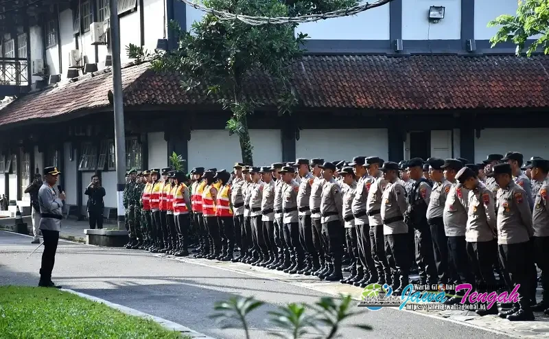 Kapolres Karanganyar Pimpin Apel Pengamanan May Day 2026 di Halaman Setda