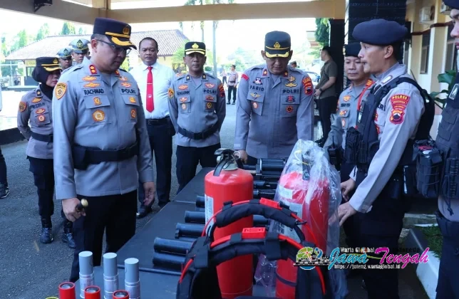 Kapolres Pekalongan Pimpin Apel Siaga Personel dan Peralatan Disiapkan Antisipasi Kontinjensi