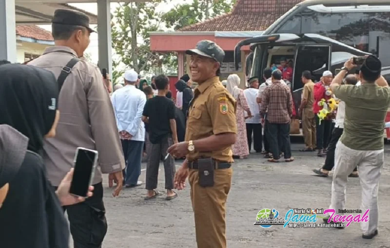 Polres Sukoharjo Kawal Kepulangan 50 Jemaah Haji Kecamatan Gatak dari Embarkasi Donohudan