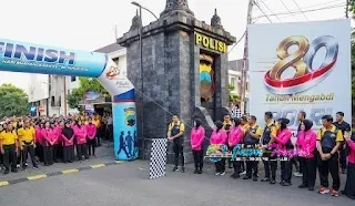 Semarak HUT Bhayangkara ke-80, Kapolda Jateng Pimpin Olahraga Bersama Pererat Kebersamaan