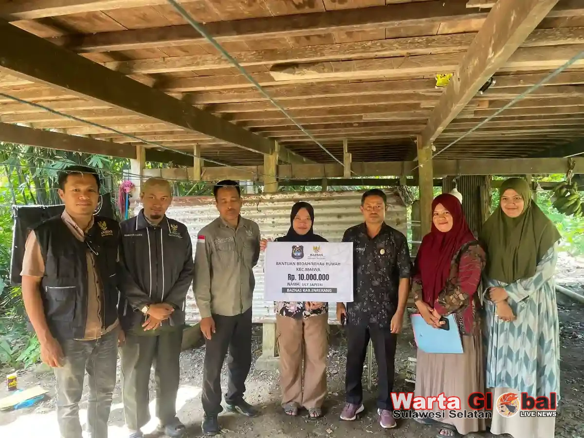 Hadirkan Rumah Layak Huni Bagi Mustahik, BAZNAS Enrekang Salurkan Bantuan Bedah Rumah 50 Juta