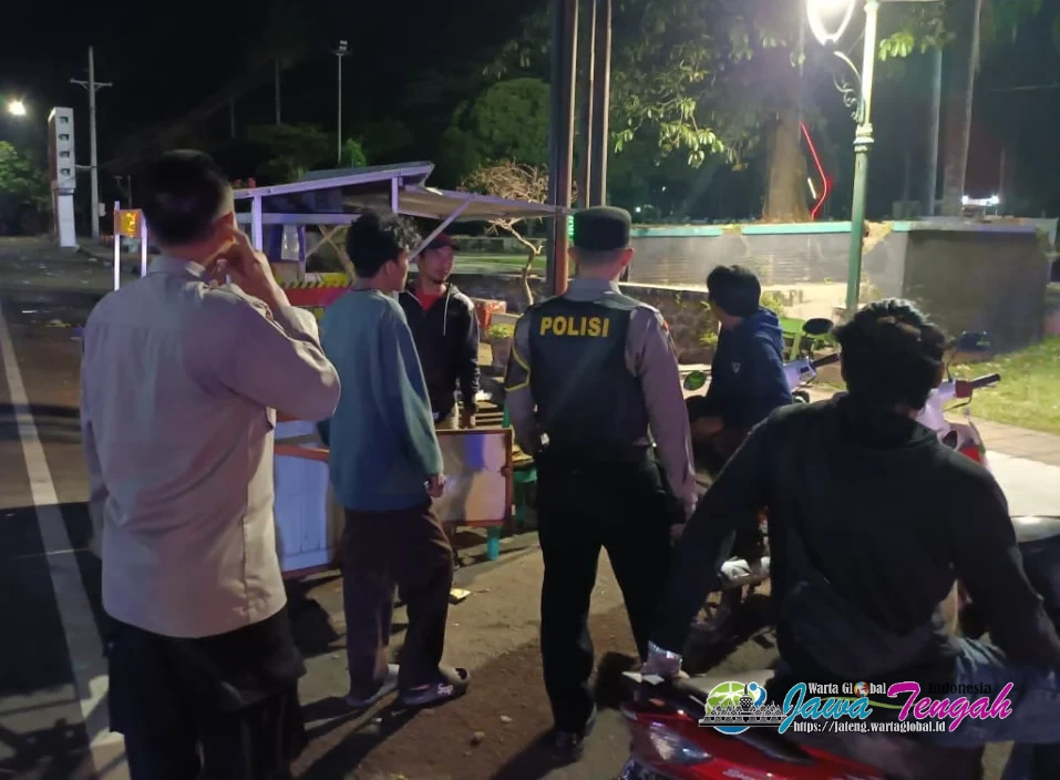Hendak Tawuran, Tiga Pemuda Diamankan Polisi di Taman Pendopo Kajen Pekalongan