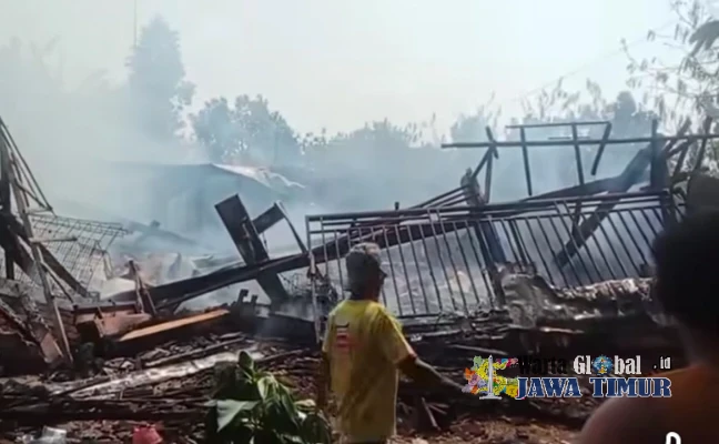 Dua Rumah dan Warung Sembako Ludes Terbakar di Mijen Semarang, Kerugian Capai Rp 300 Juta