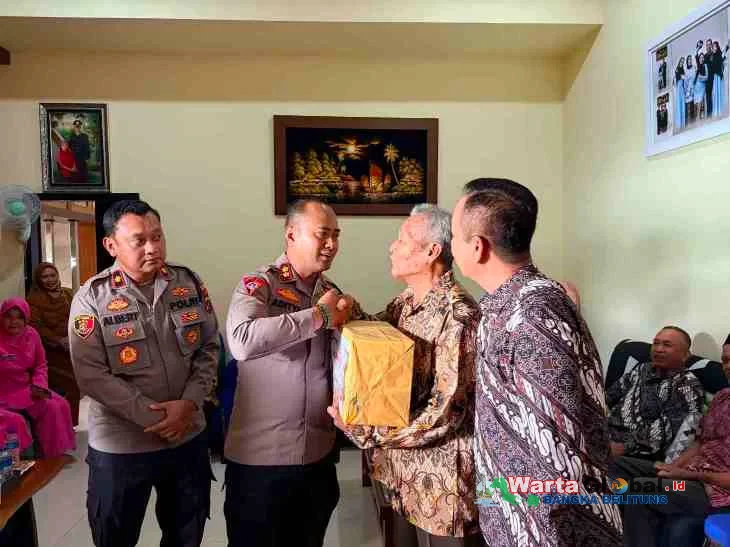 Anjangsana HUT Bhayangkara ke-80, Kapolres Bangka Barat Kunjungi Purnawirawan dan Warakawuri