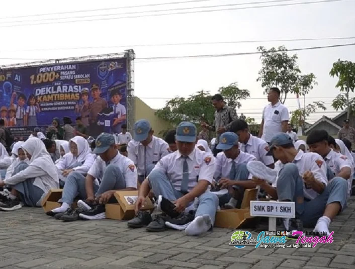 Polres Sukoharjo Bagikan 1.000 Pasang Sepatu Gratis untuk Pelajar, Peringatan Hari Bhayangkara ke-80