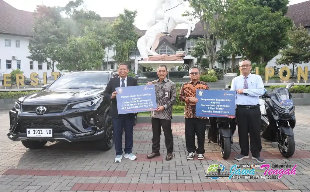 Bank Jateng Perkuat Sinergi dengan Undip, Serahkan Fortuner dan Dua NMax untuk Dukung Operasional Kampus