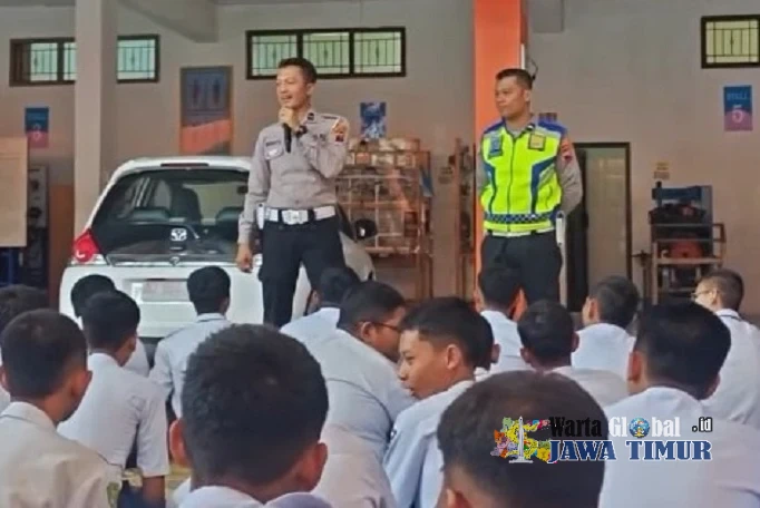 Jelang Operasi Patuh Candi 2026, Satlantas Polres Karanganyar Edukasi Pelajar SMK Muhammadiyah 3 soal Keselamatan Berkendara