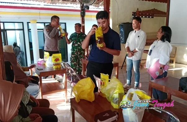 Minyak Goreng Bantuan Diduga Berbau Aneh, Polisi dan BPOM Uji Laboratorium MinyaKita di Wonogiri