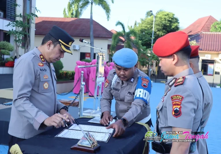 Kapolres Jepara Pimpin Sertijab Kasat Reskrim dan Kasat Binmas