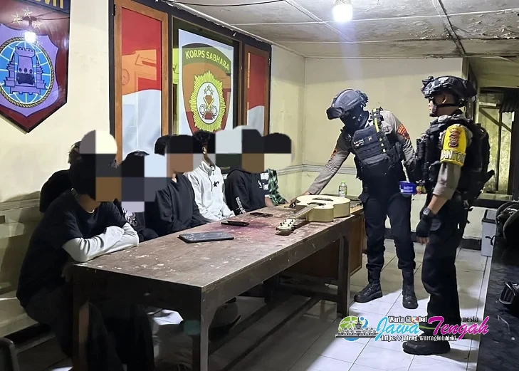 Delapan Pemuda Pesta Miras di Tanggul Bendungan Tirtonadi Solo
Diamankan Tim Sparta
