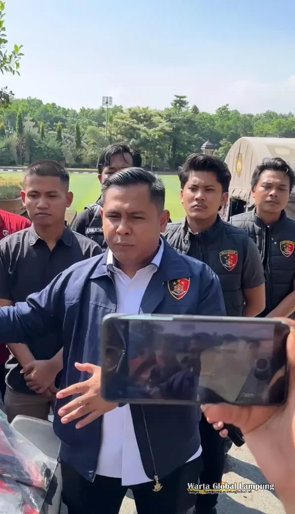 Di duga  menjadi penampung dan pengangkut  barang hasil curhat  berinisial LO di buru polres tulang bawang,