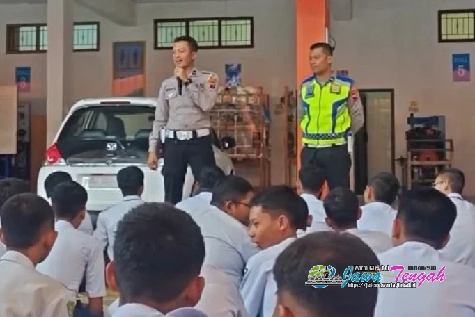 Satlantas Polres Karanganyar Edukasi Pelajar SMK Muhammadiyah 3 soal Keselamatan Berkendara, Jelang Ops Patuh Candi 2026