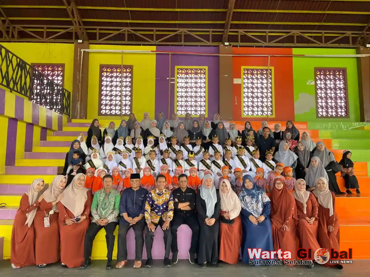 Taud SaQu Al-Faruq Gelar Wisuda di Alun-Alun Lapangan Maiwa